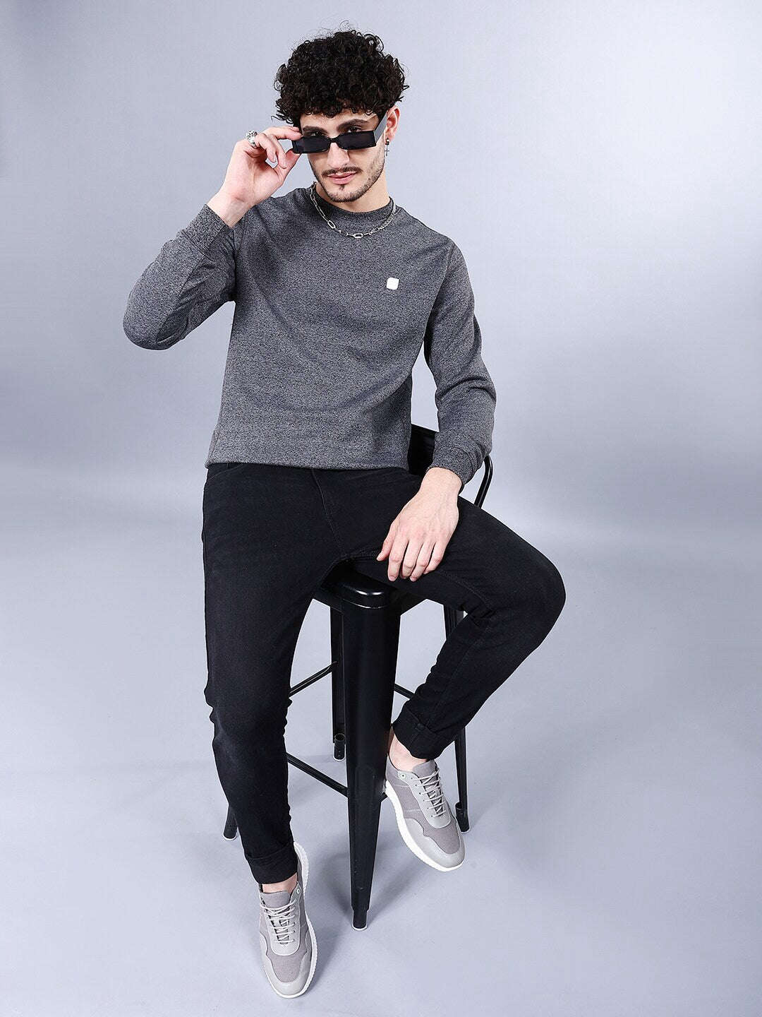 Men's Solid Regular Fit Sweatshirt