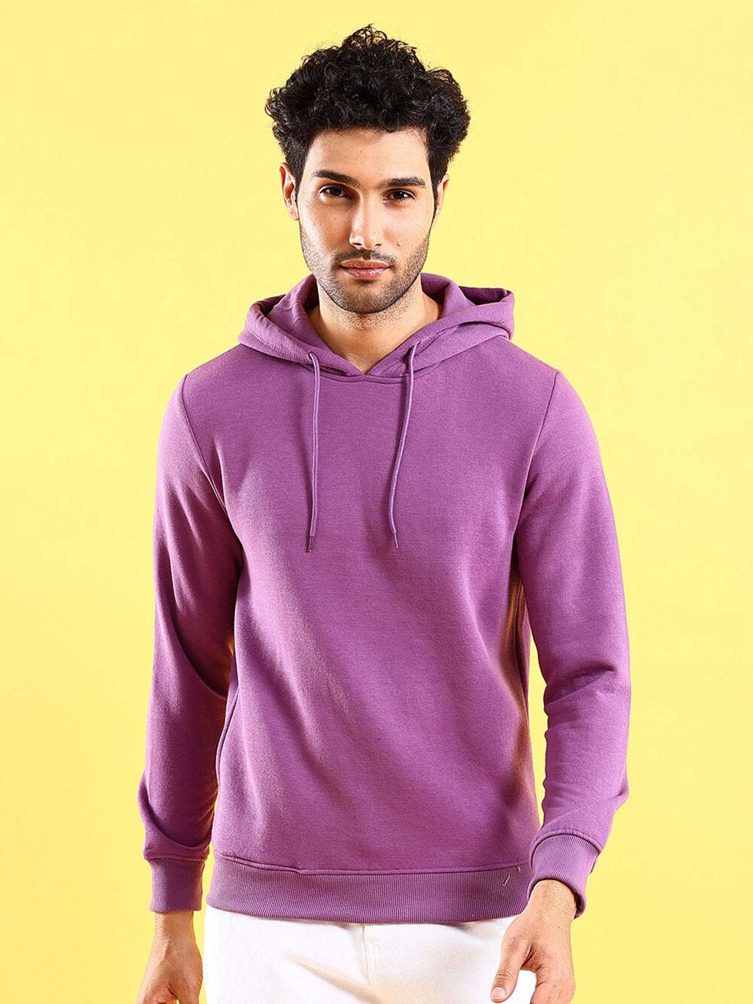 Men's Solid Regular Fit Sweatshirt