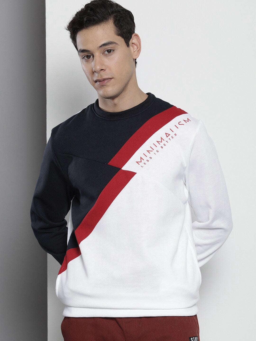 Men's Colourblocked Regular Fit Sweatshirt