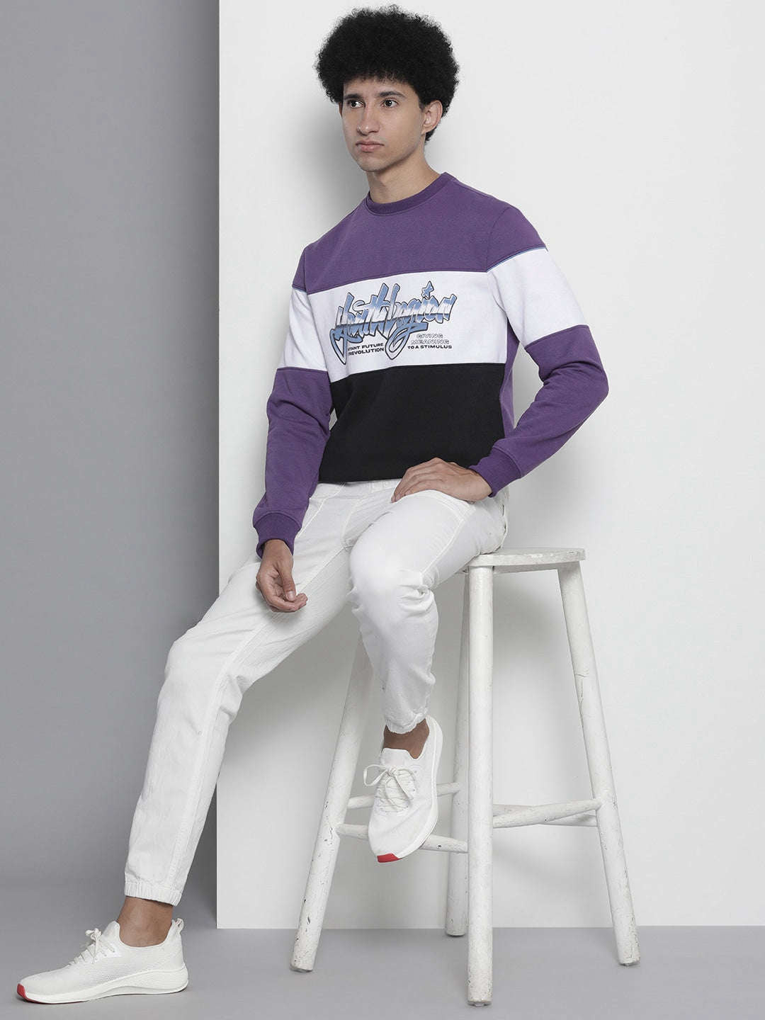 Men's Colourblocked Regular Fit Sweatshirt