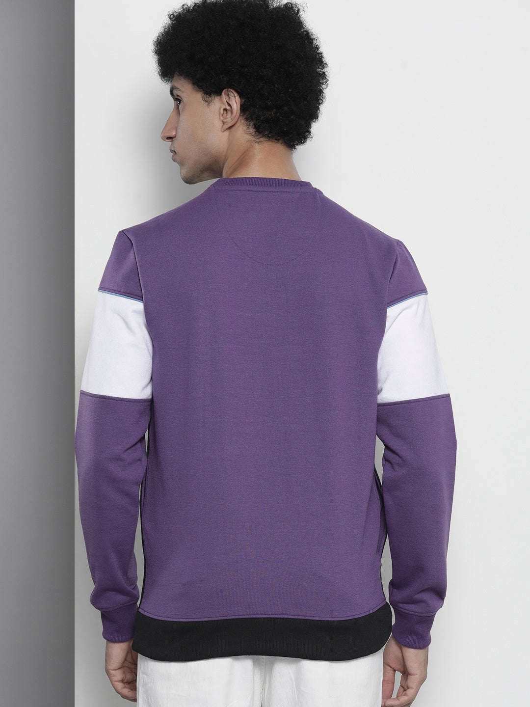 Men's Colourblocked Regular Fit Sweatshirt