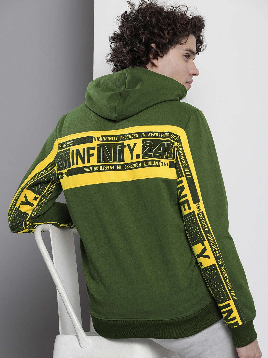 Men's Printed Regular Fit Sweatshirt