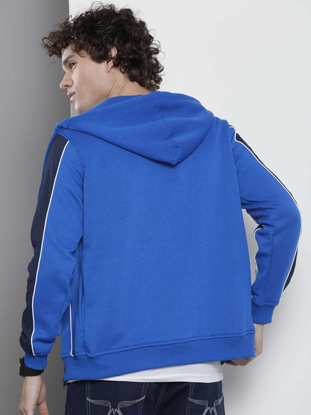 Men's Colourblocked Regular Fit Sweatshirt