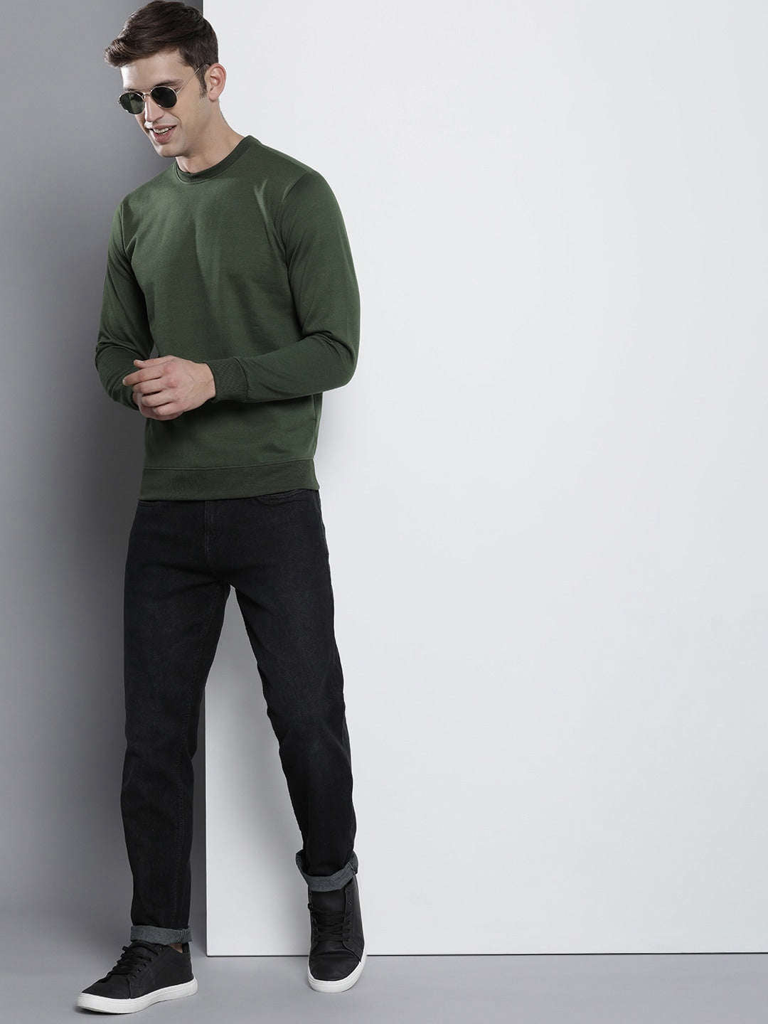 Men's Solid Regular Fit Sweatshirt