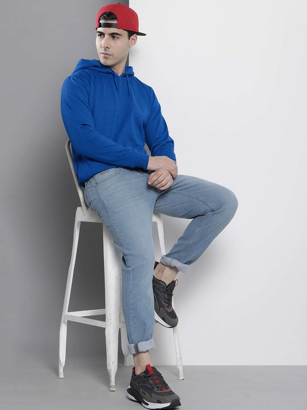 Men's Solid Regular Fit Sweatshirt