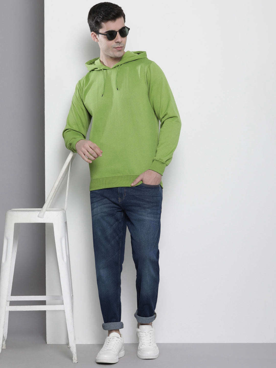 Men's Solid Regular Fit Sweatshirt