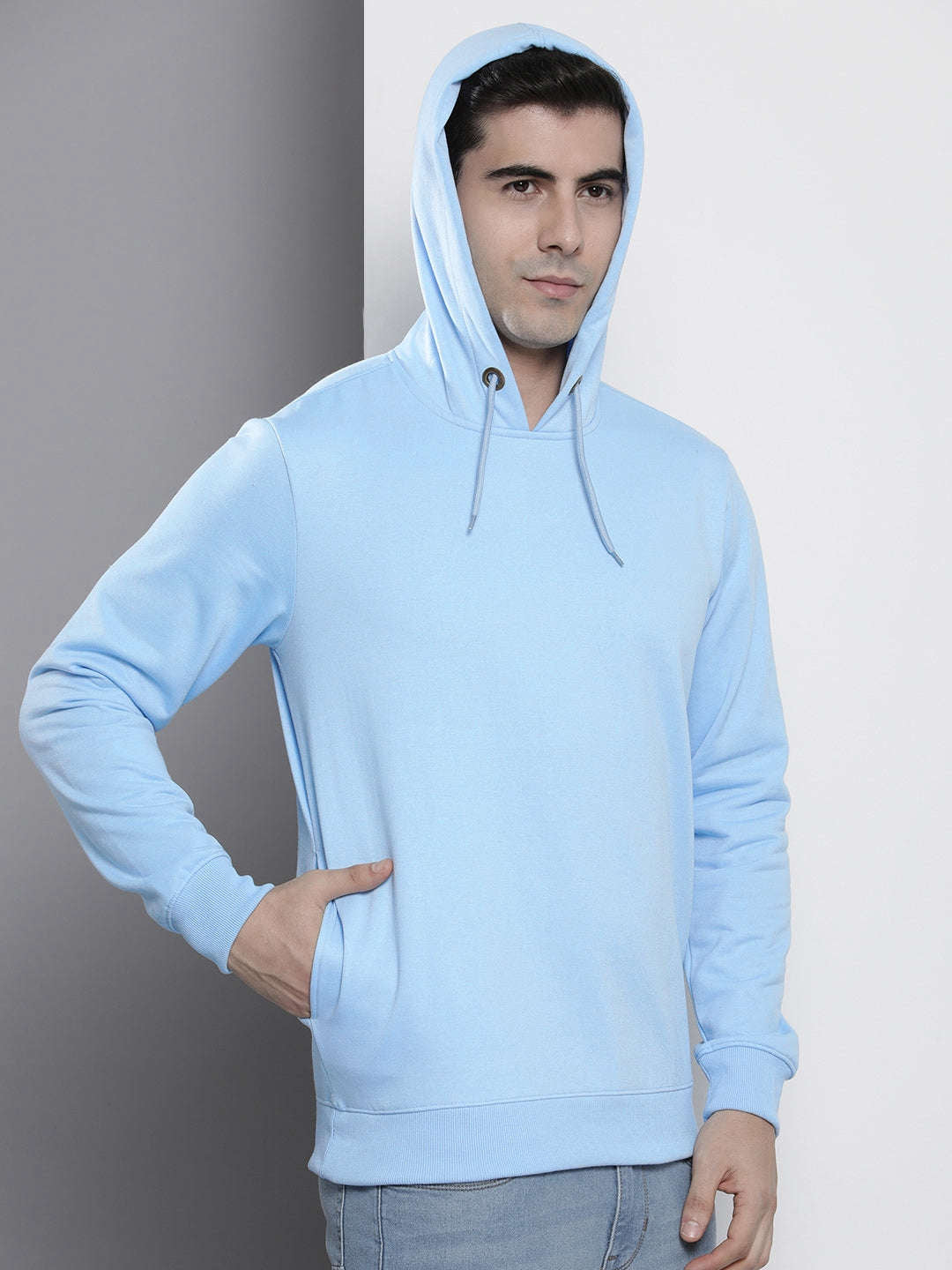 Men's Solid Regular Fit Sweatshirt