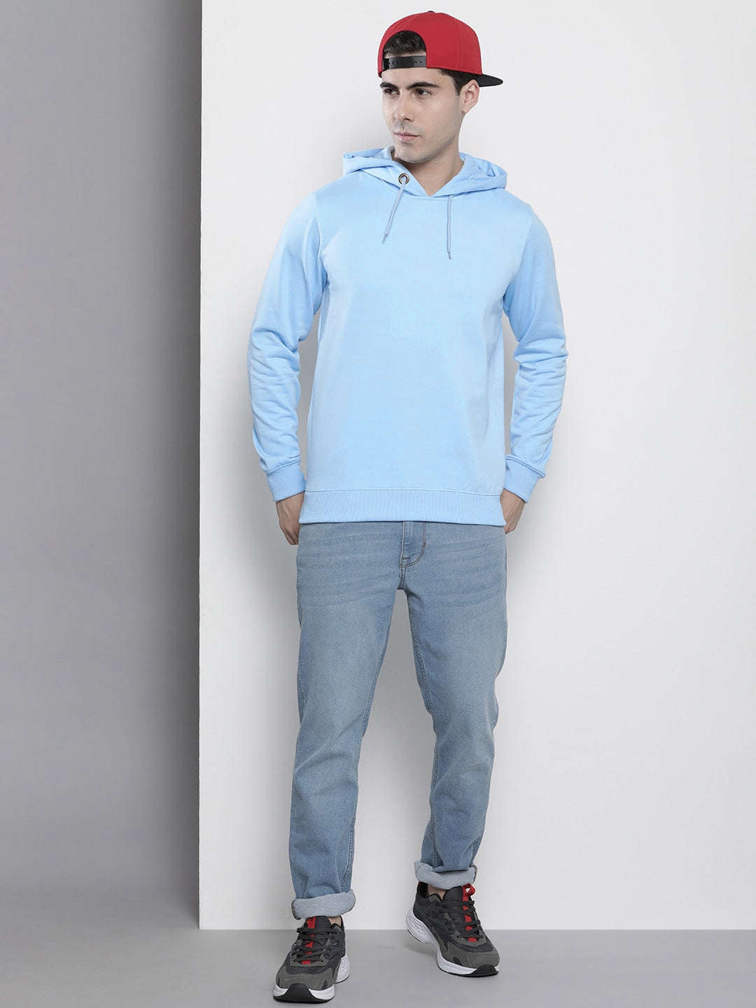 Men's Solid Regular Fit Sweatshirt