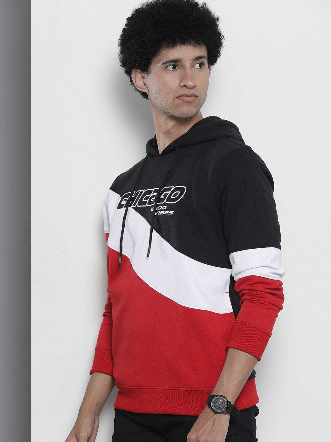 Men's Colourblocked Regular Fit Sweatshirt