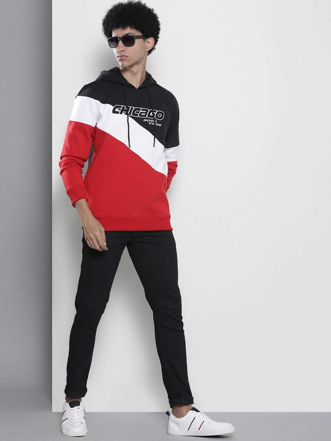 Men's Colourblocked Regular Fit Sweatshirt