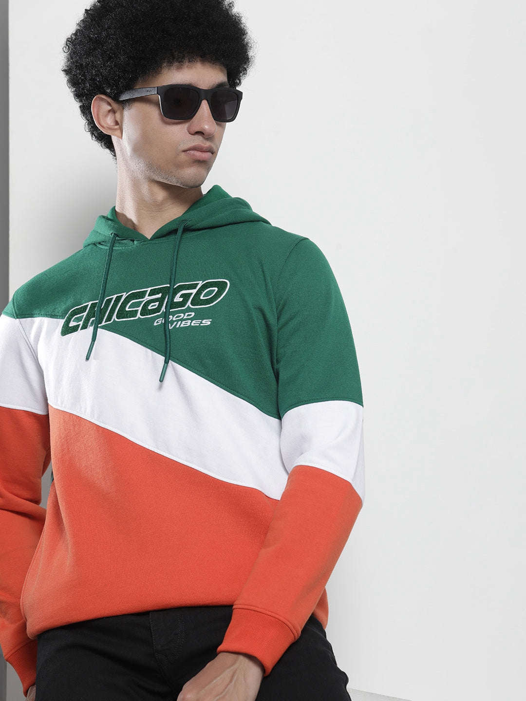 Men's Colourblocked Regular Fit Sweatshirt