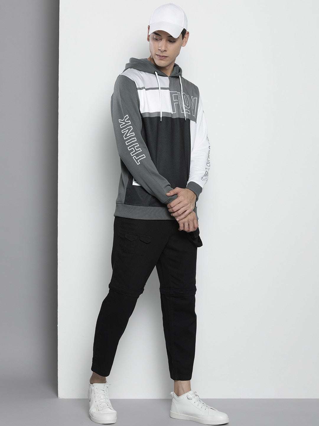 Men's Colourblocked Regular Fit Sweatshirt