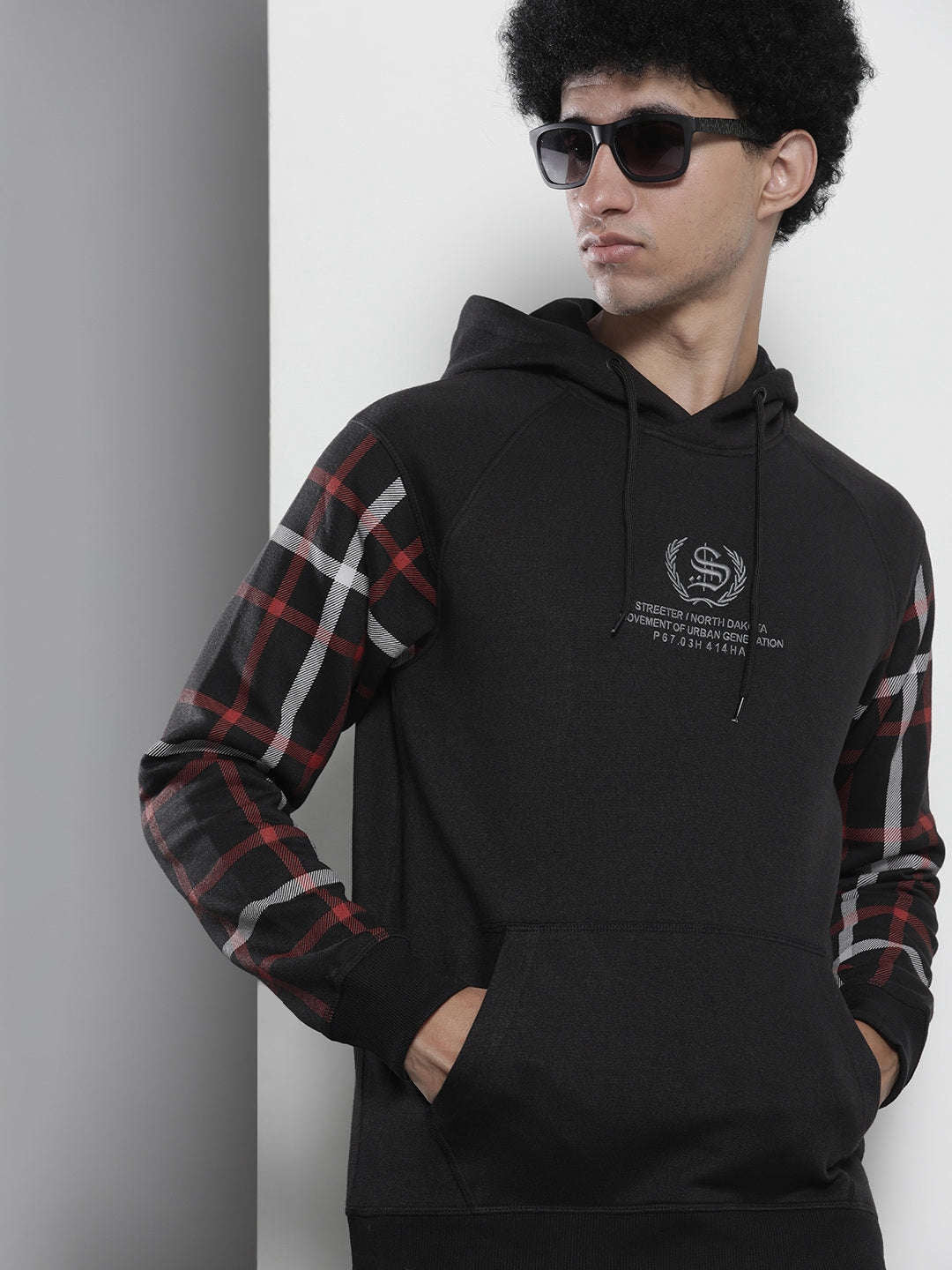 Men's Solid Regular Fit Sweatshirt