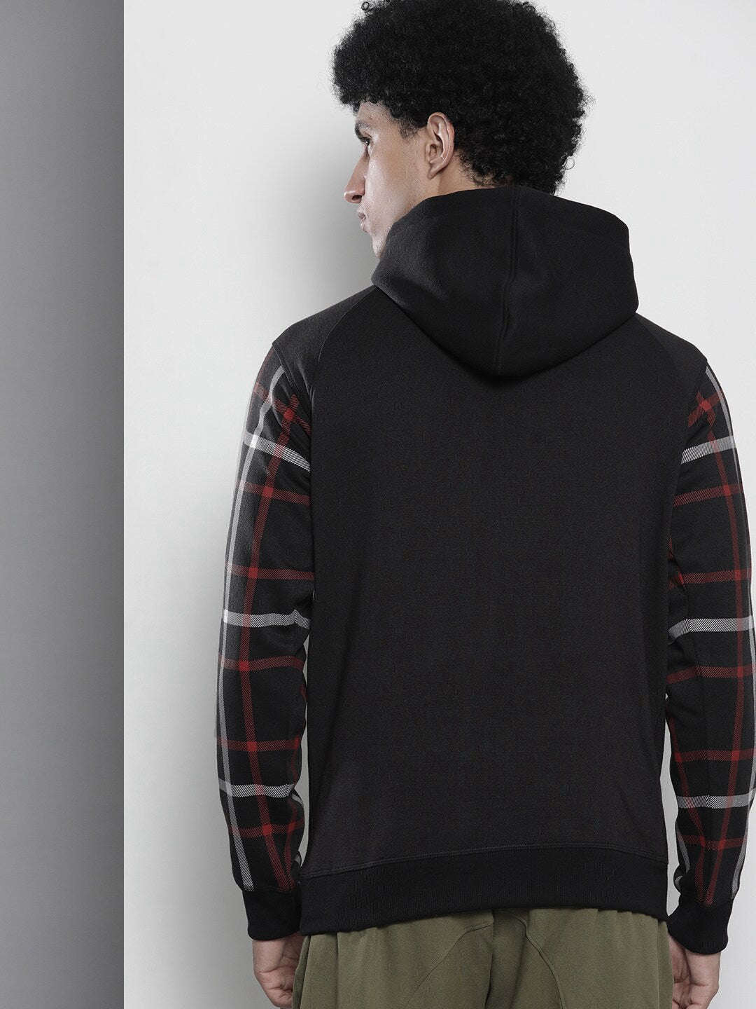 Men's Solid Regular Fit Sweatshirt