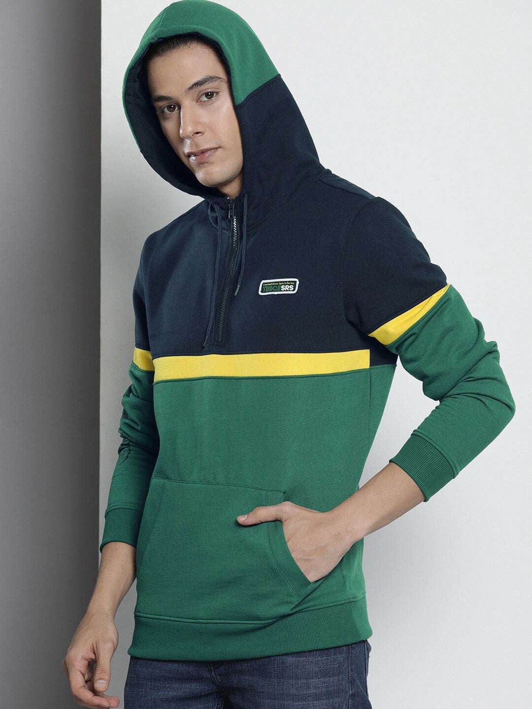 Men's Colourblocked Regular Fit Sweatshirt