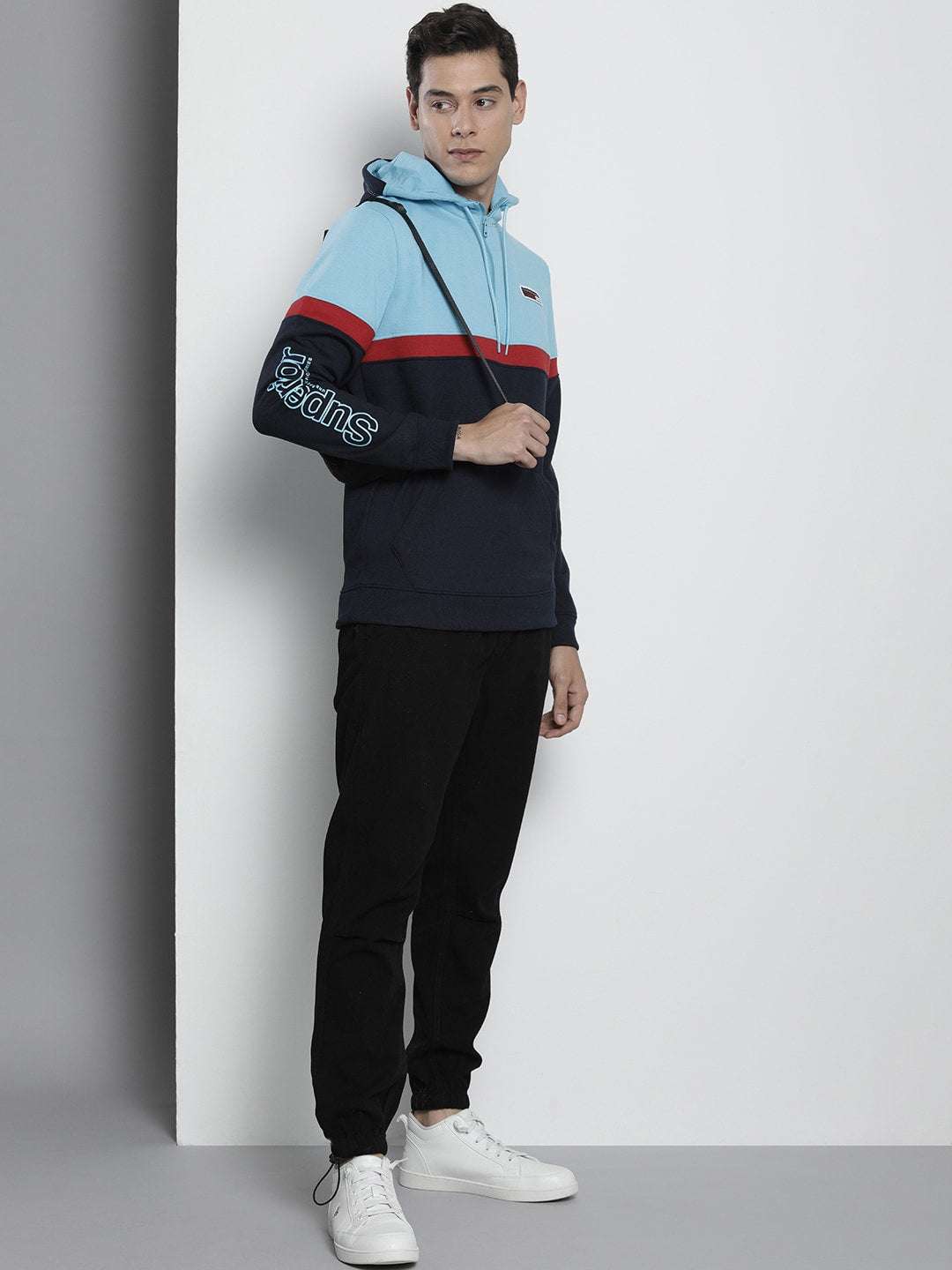 Men's Colourblocked Regular Fit Sweatshirt