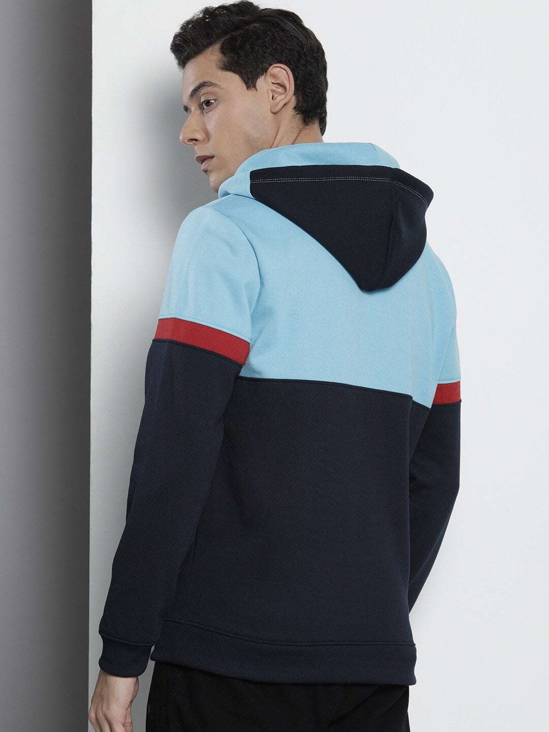 Men's Colourblocked Regular Fit Sweatshirt