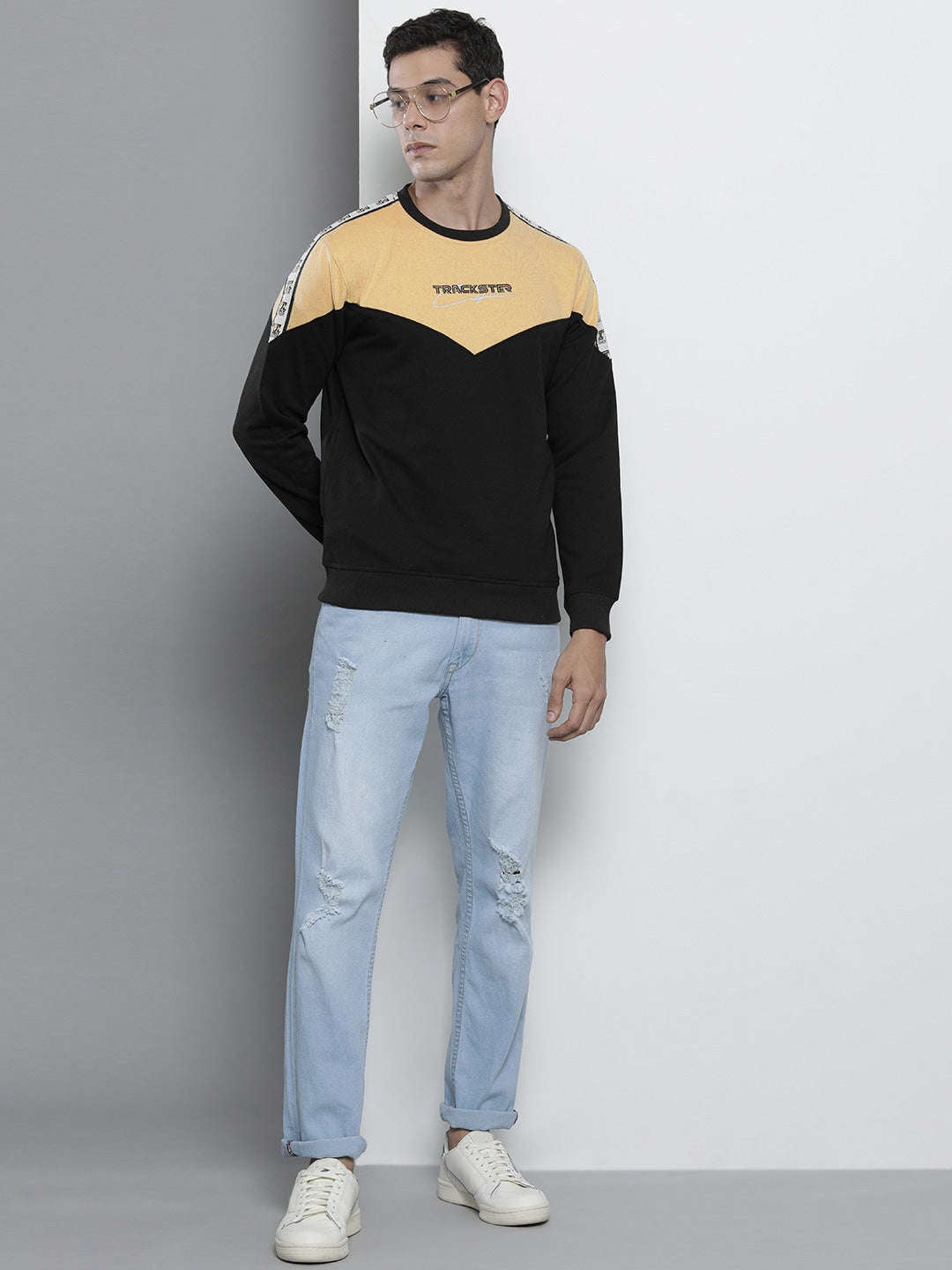 Men's Colourblocked Regular Fit Sweatshirt