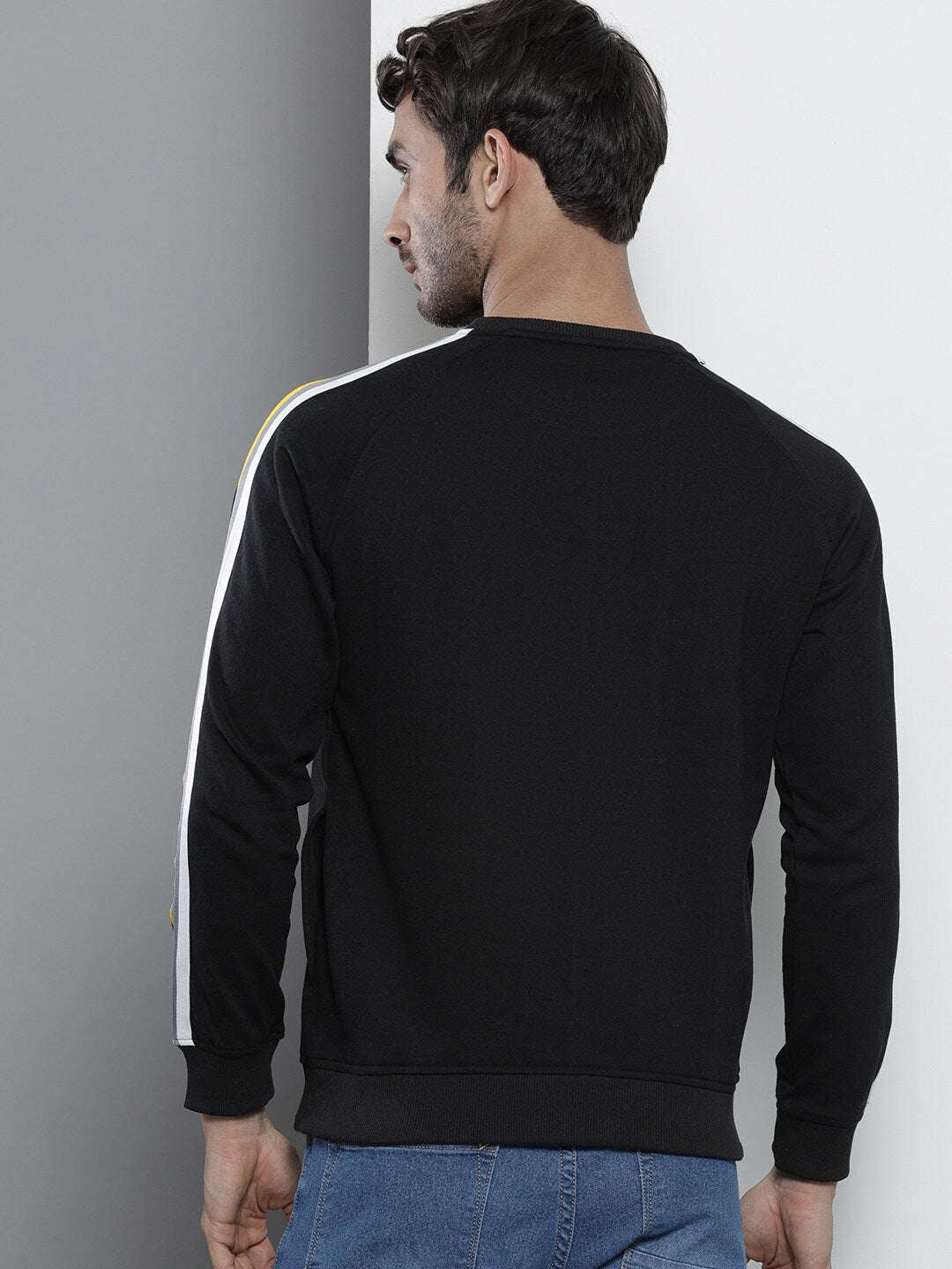 Men's Solid Regular Fit Sweatshirt