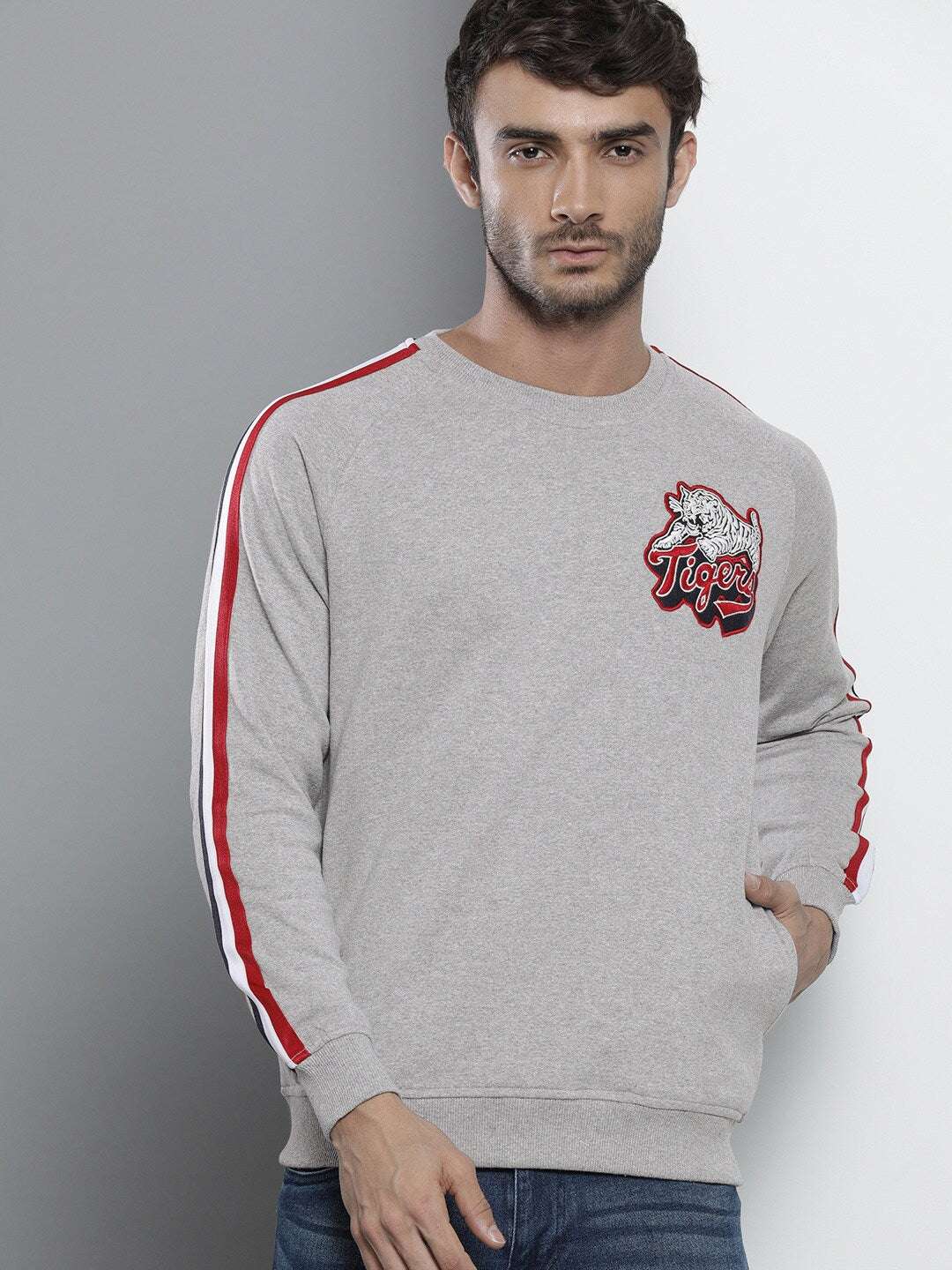 Men's Solid Regular Fit Sweatshirt