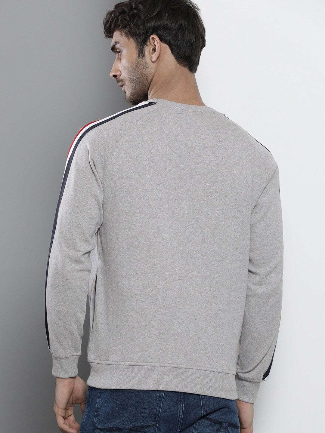 Men's Solid Regular Fit Sweatshirt