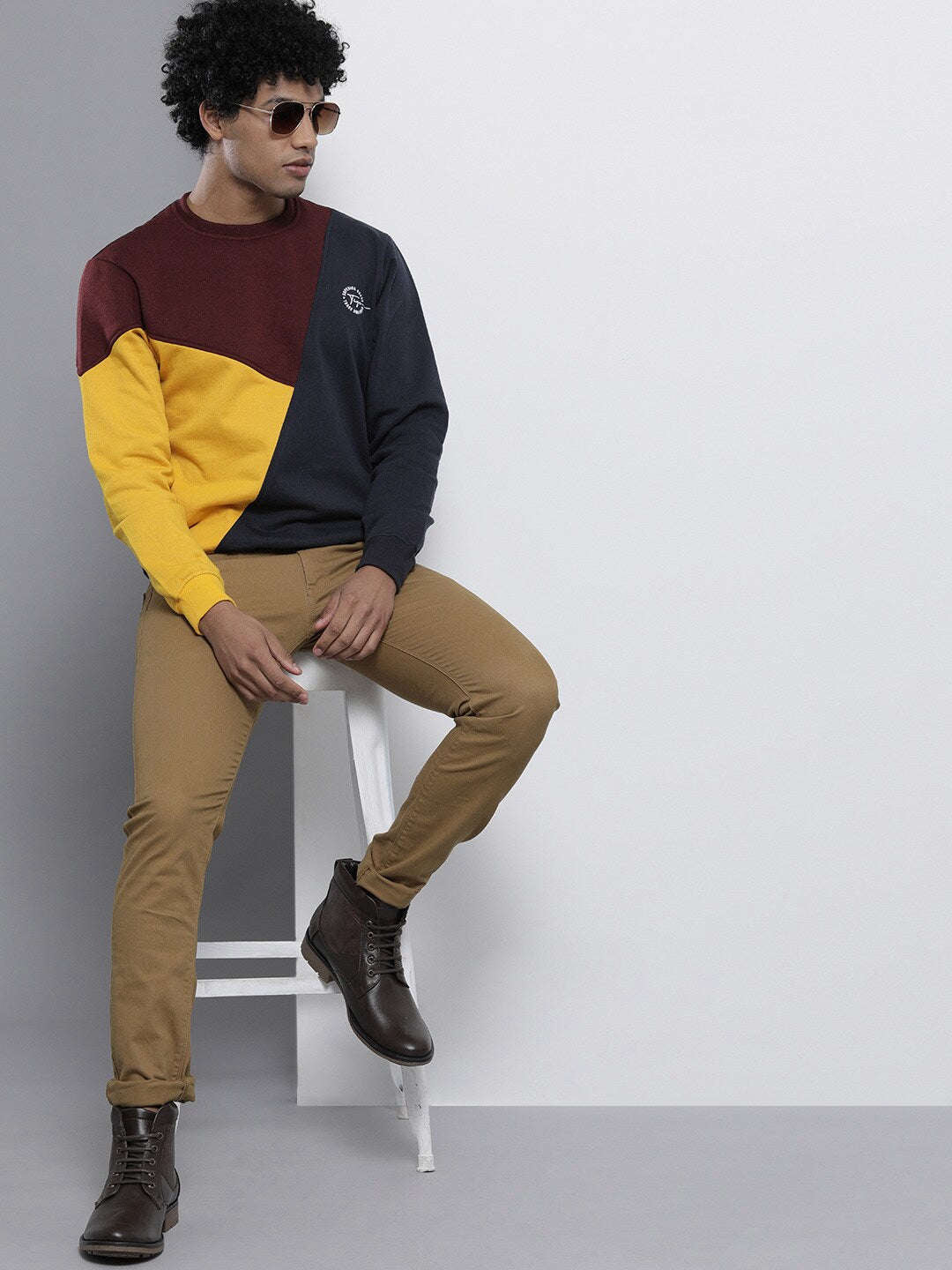 Men's Colourblocked Regular Fit Sweatshirt