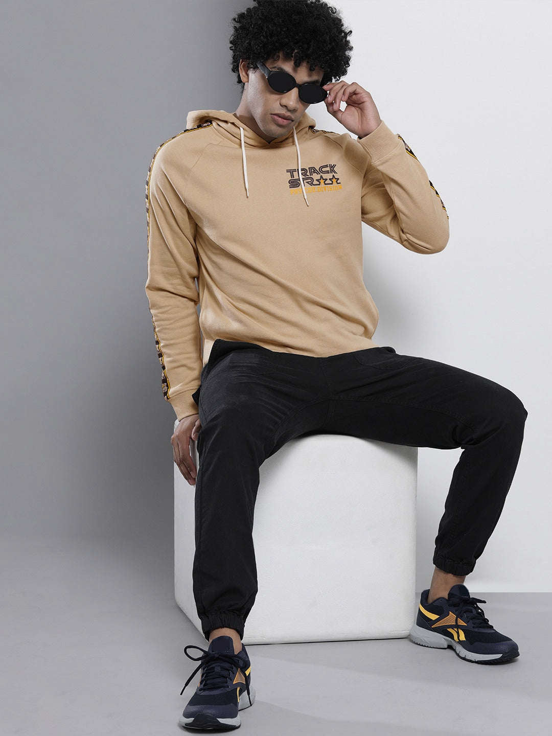 Men's Solid Regular Fit Sweatshirt