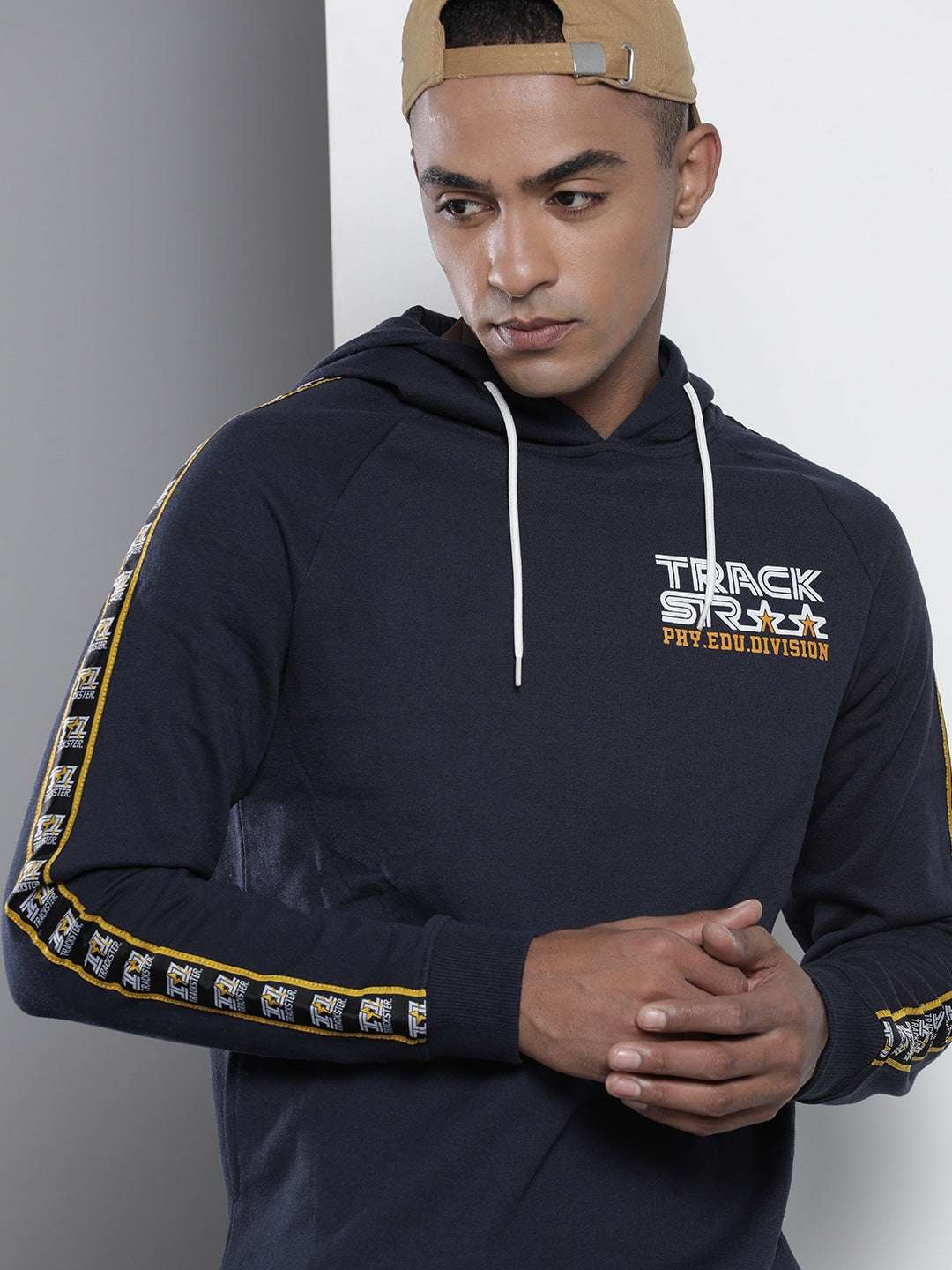 Men's Solid Regular Fit Sweatshirt