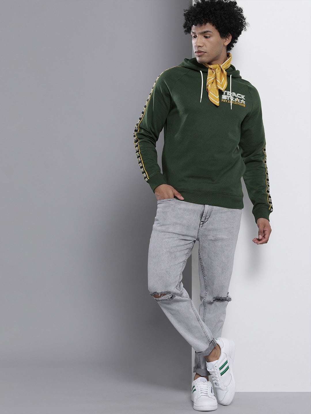 Men's Solid Regular Fit Sweatshirt