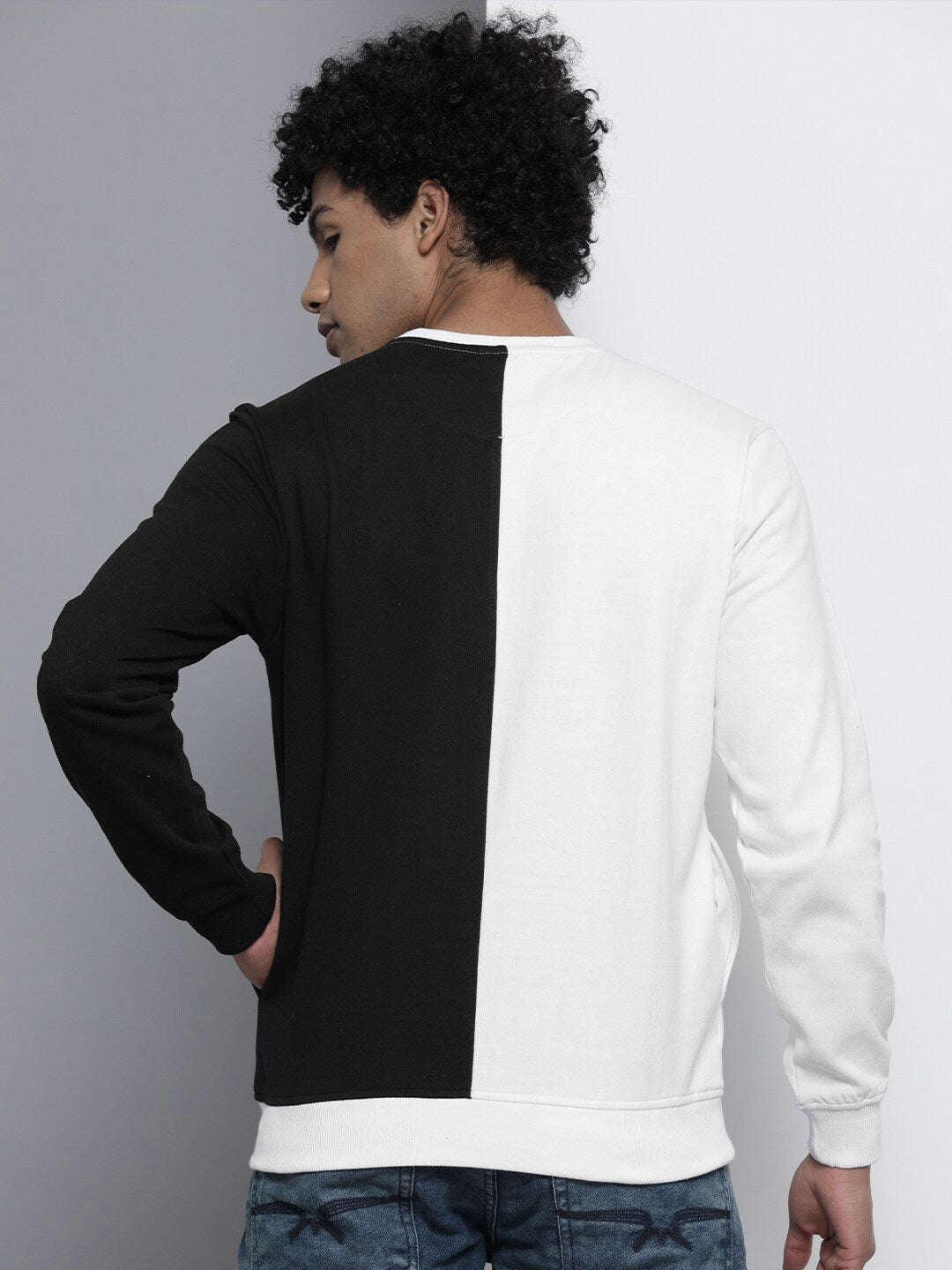 Men's Colourblocked Regular Fit Sweatshirt