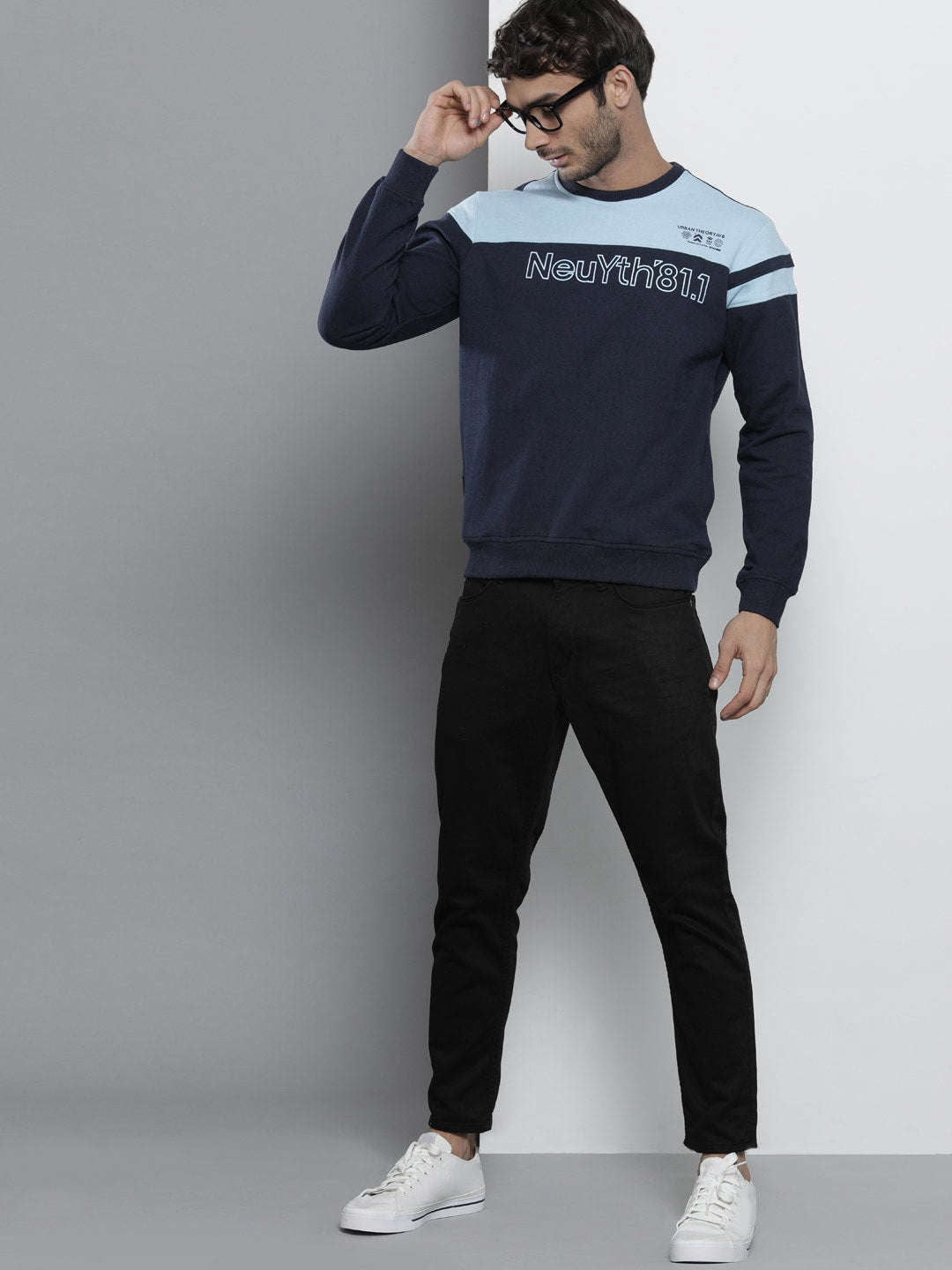 Men's Colourblocked Regular Fit Sweatshirt