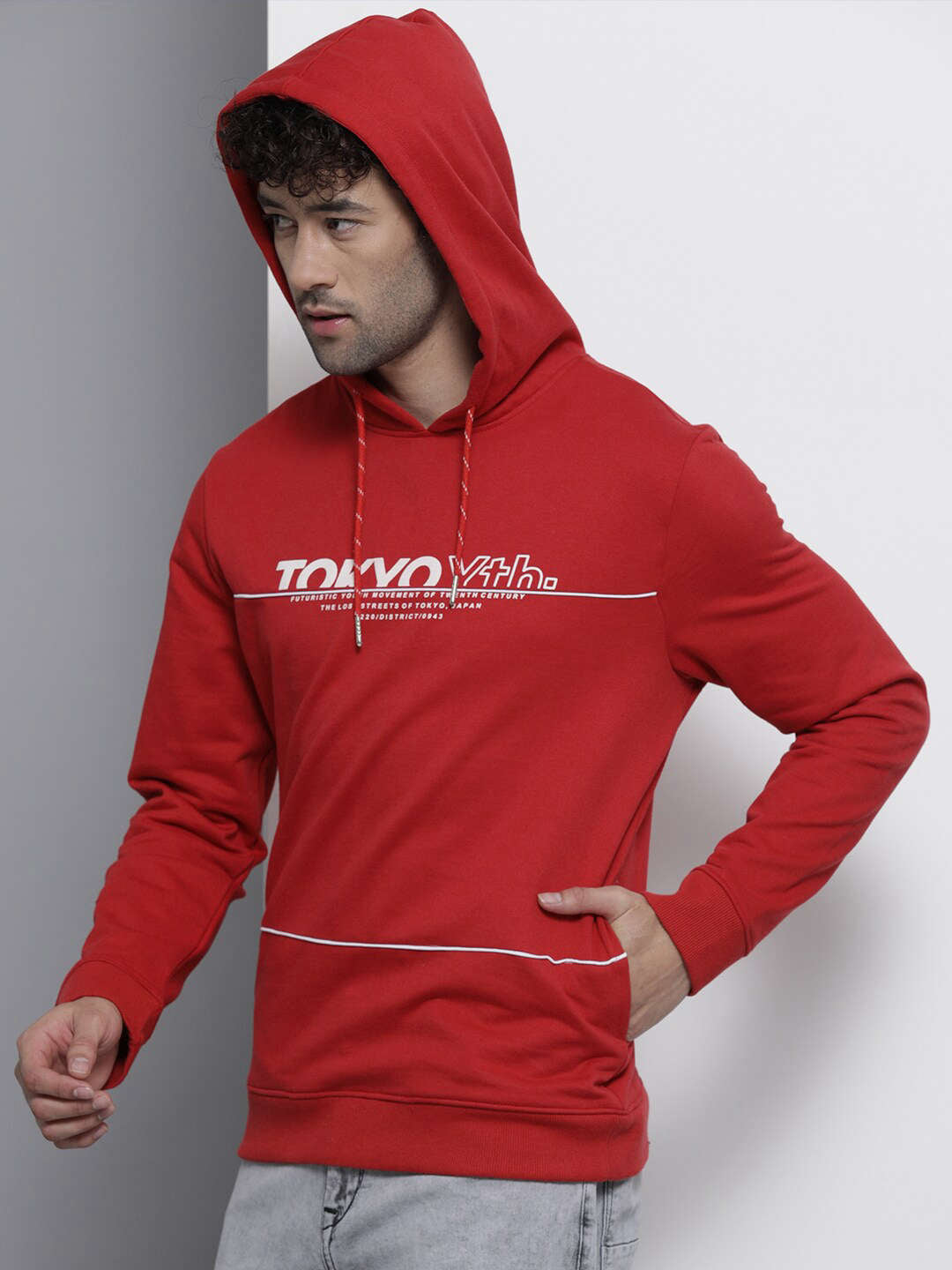 Men's Colourblocked Regular Fit Sweatshirt