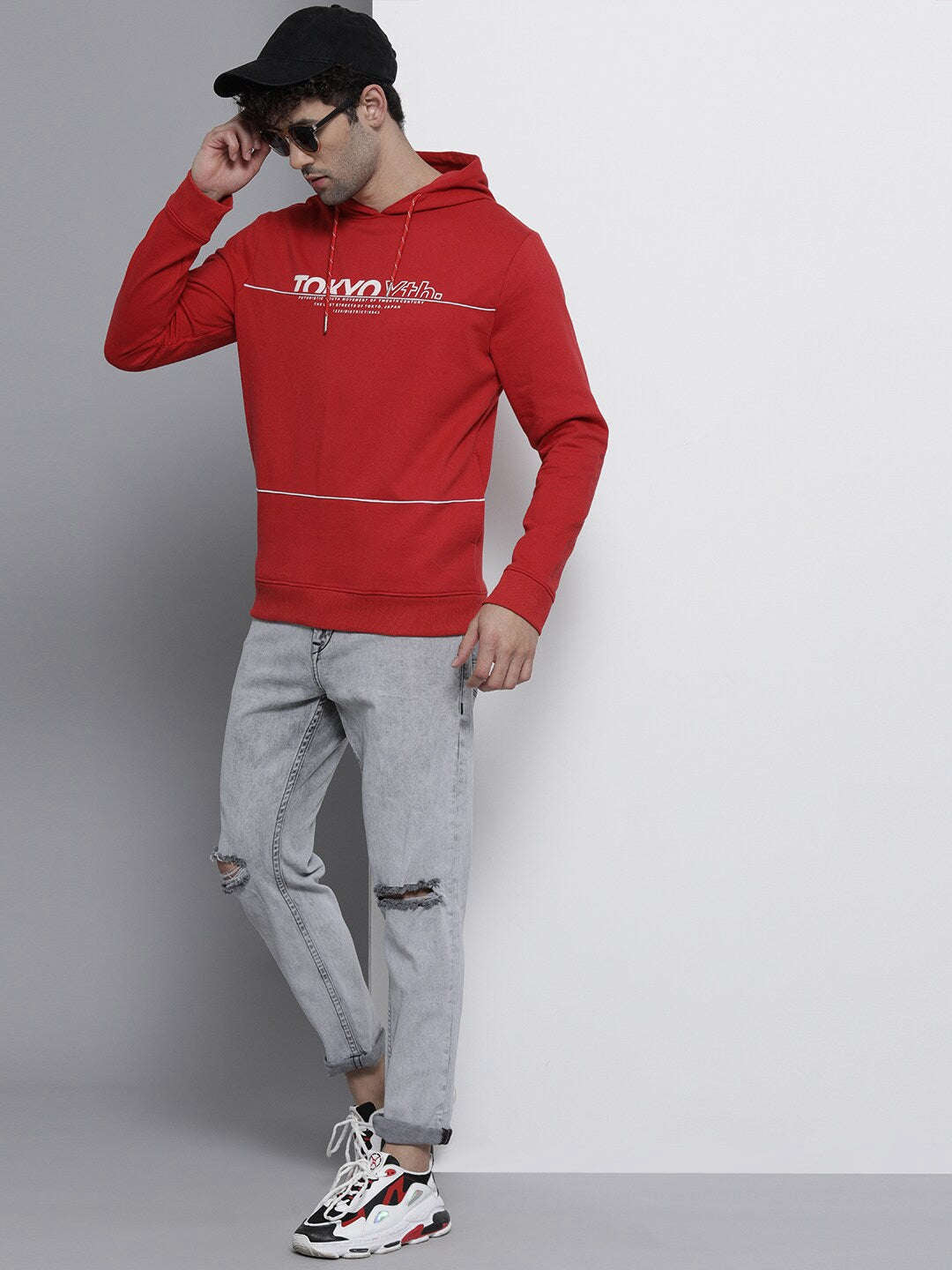 Men's Colourblocked Regular Fit Sweatshirt