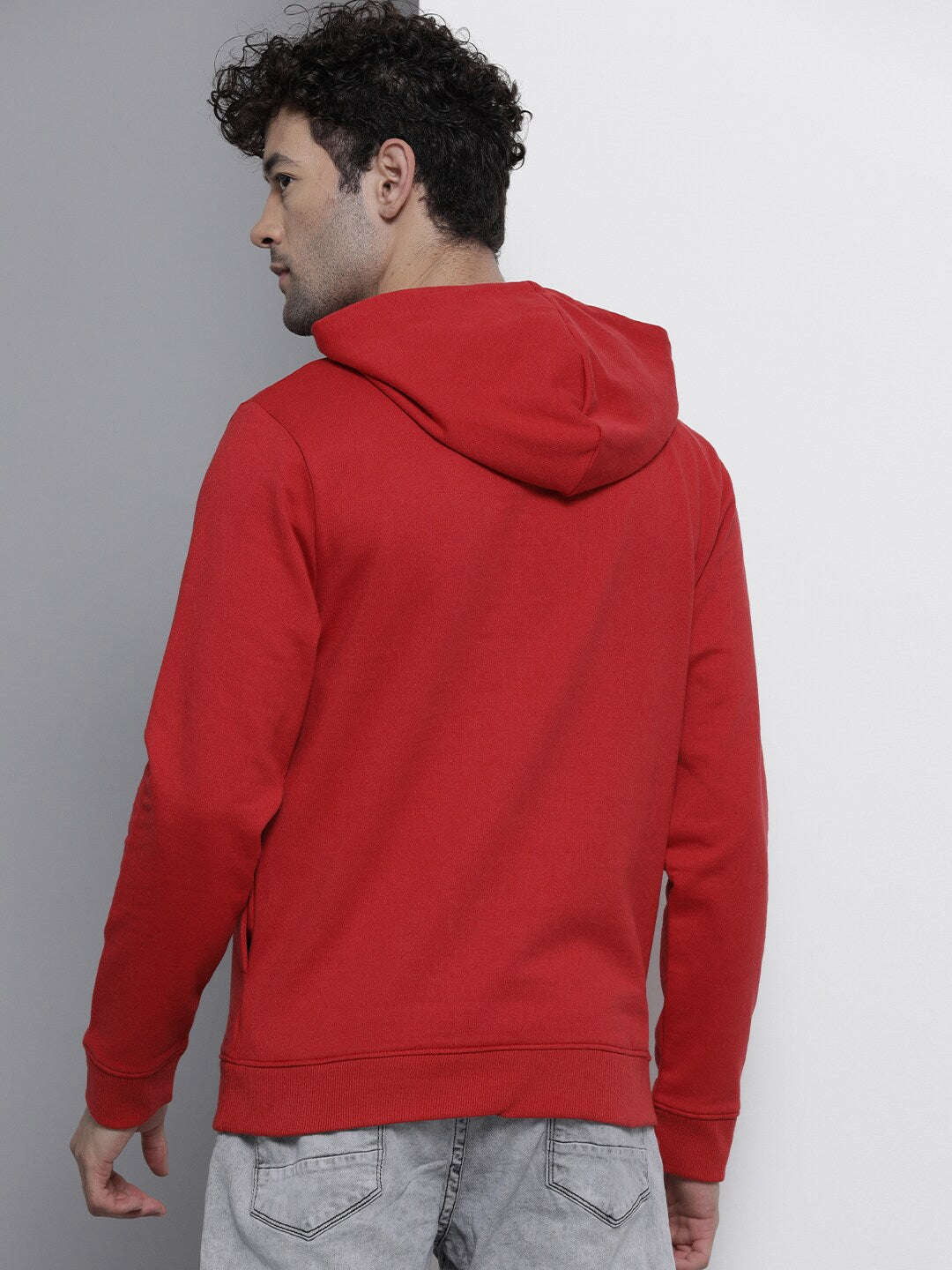 Men's Colourblocked Regular Fit Sweatshirt