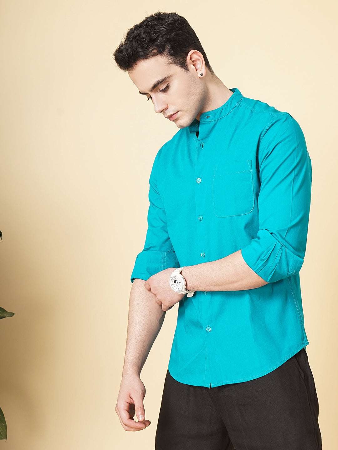 Men's Solid Regular Fit Shirt