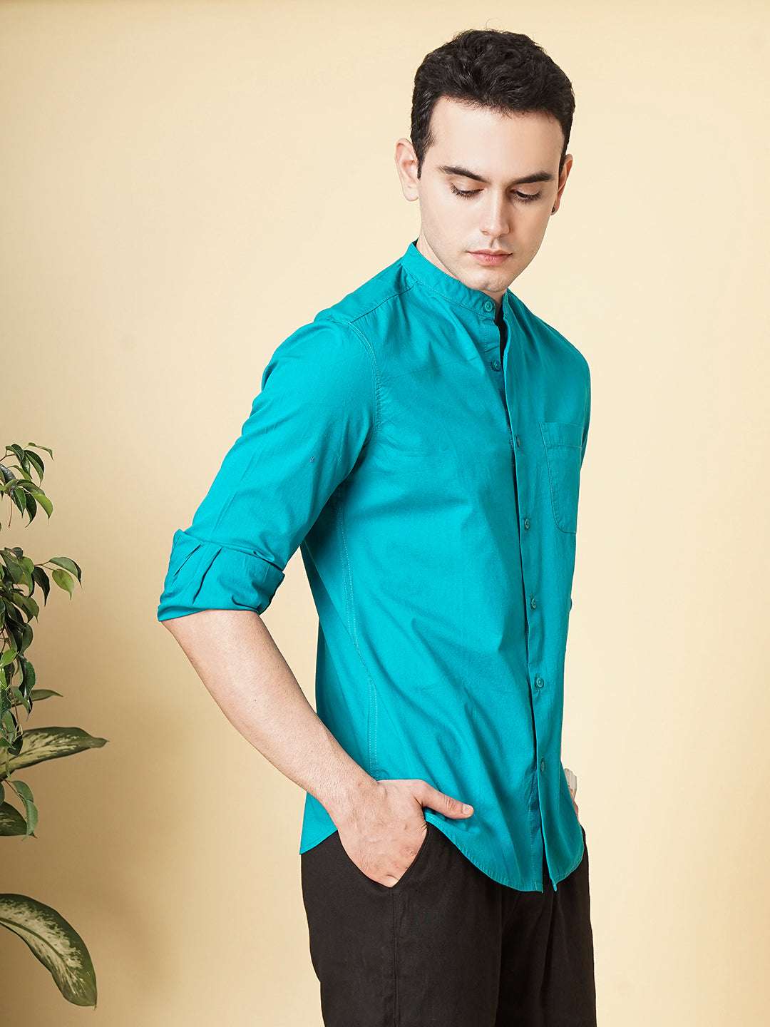 Men's Solid Regular Fit Shirt