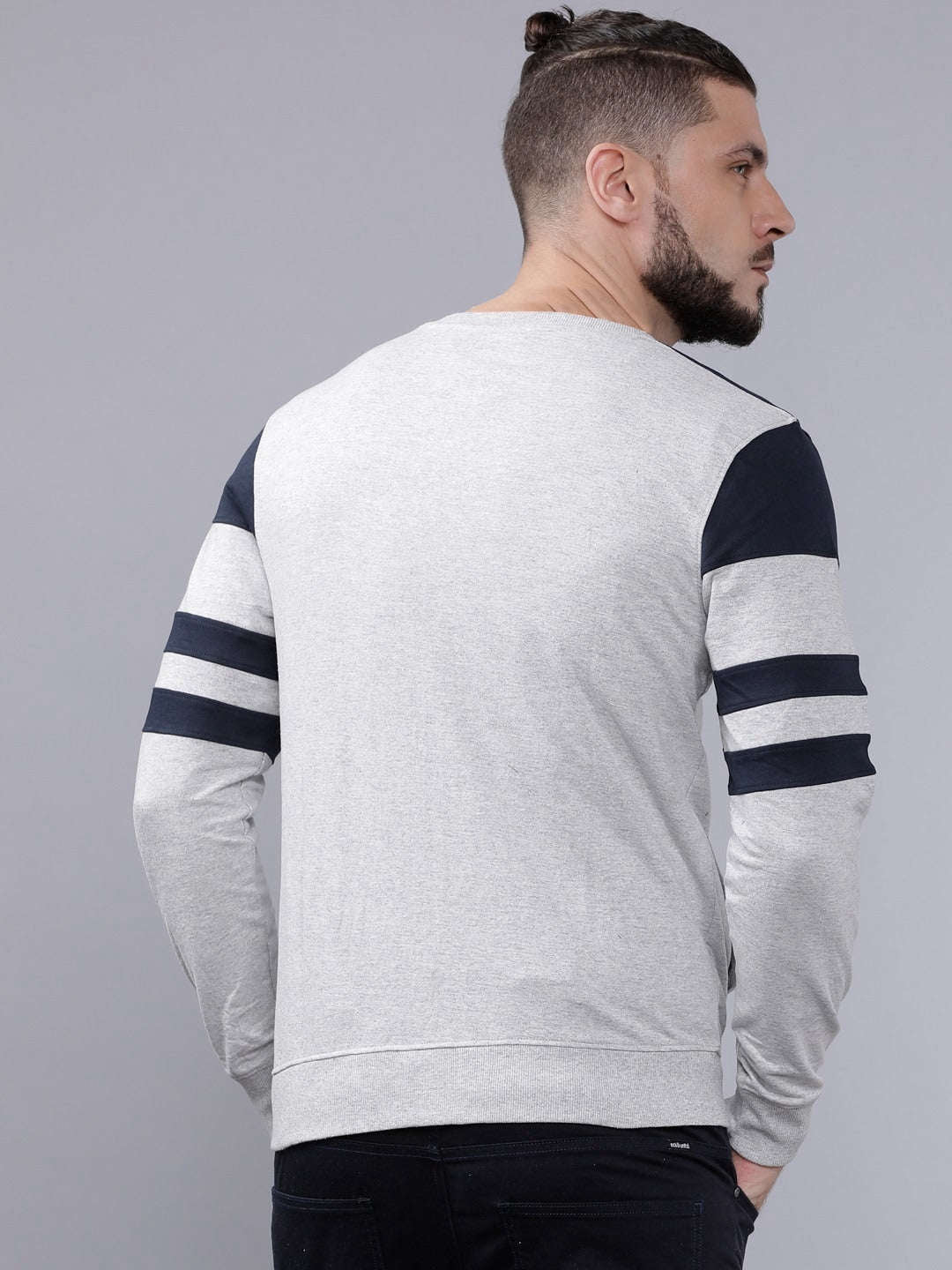 Men's Colourblocked Slim Fit Sweatshirt