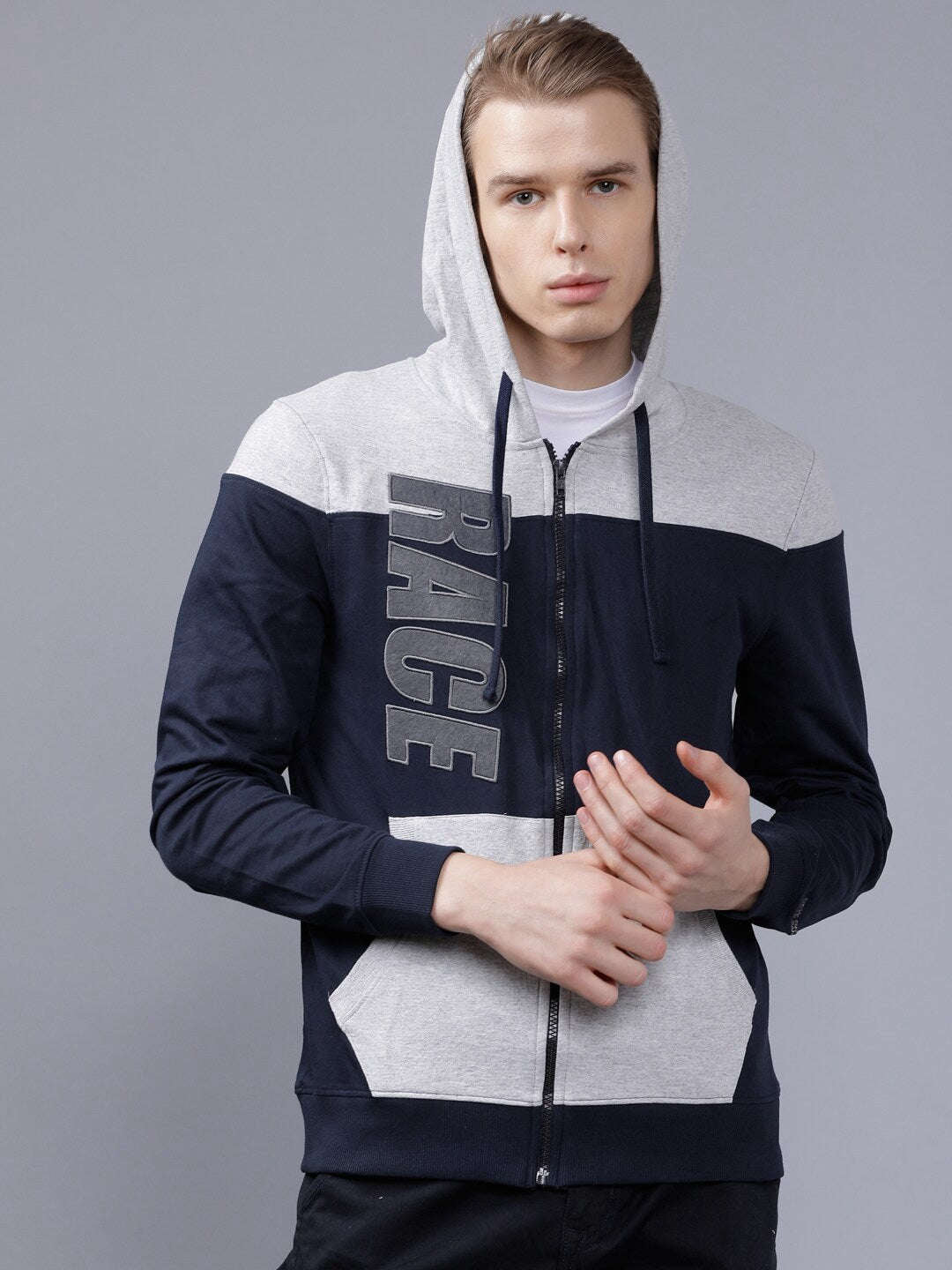 Men's Colourblocked Slim Fit Sweatshirt