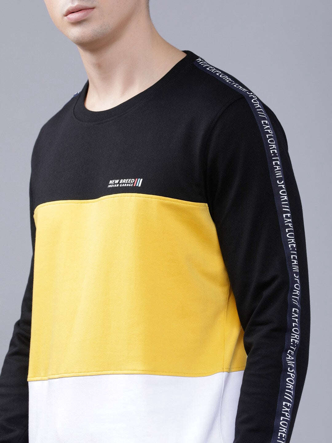 Men's Colourblocked Slim Fit Sweatshirt