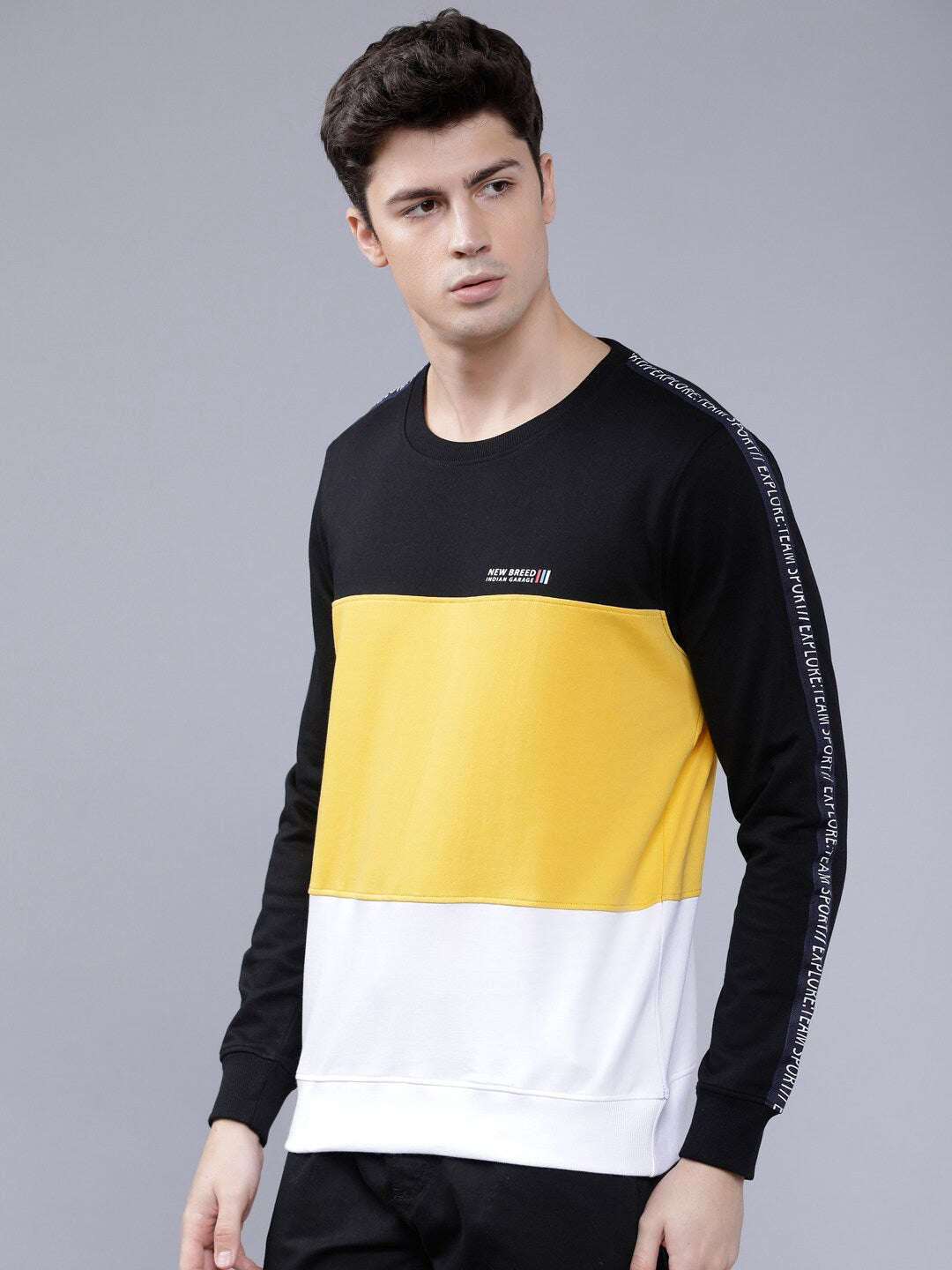 Men's Colourblocked Slim Fit Sweatshirt