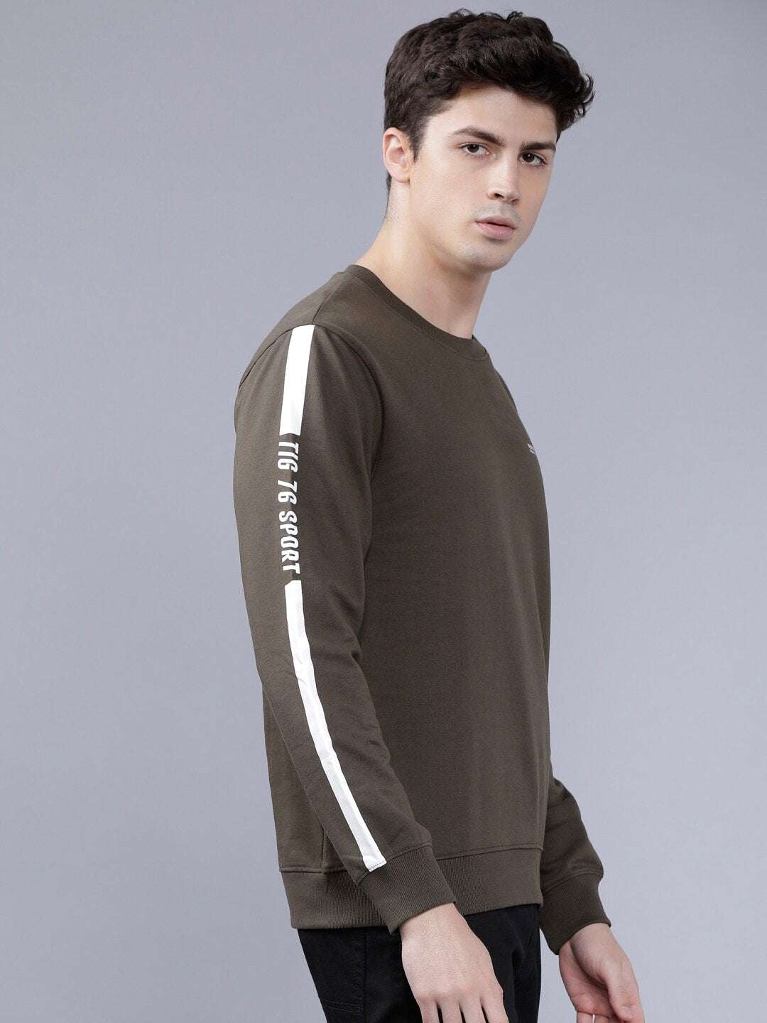 Men's Solid Slim Fit Sweatshirt